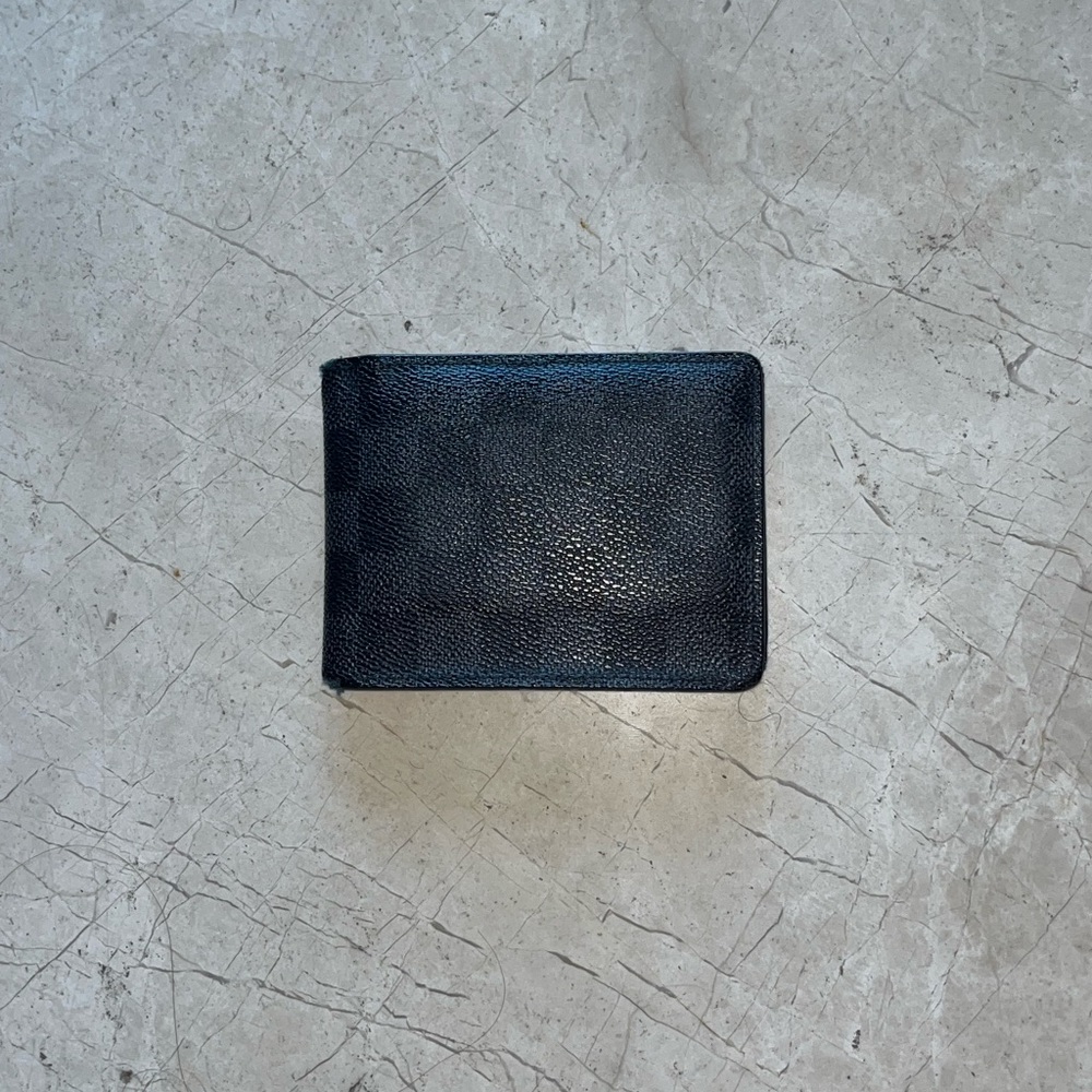 LOUIS VUITTON logo slender foldable card holder wallet in great condition.